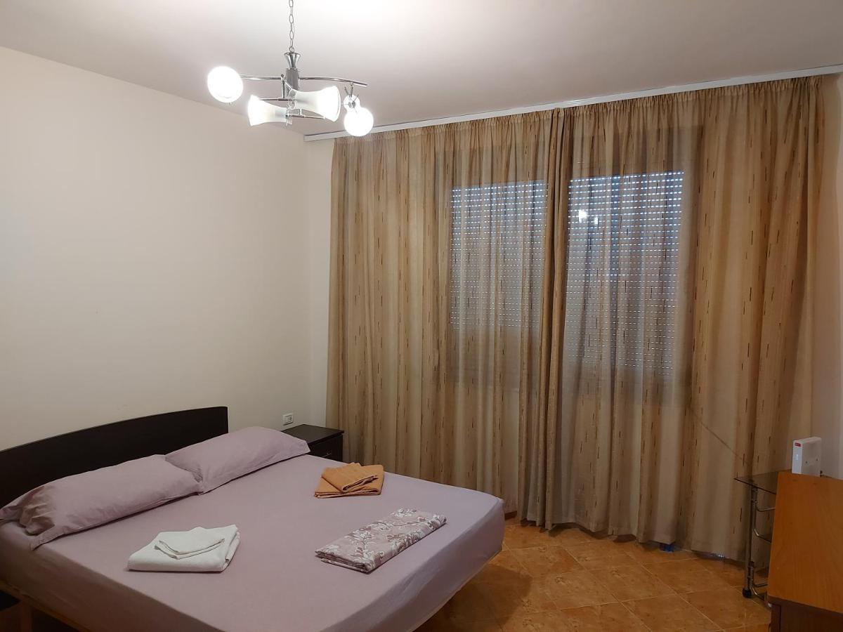 Mano' S Place Apartment Tiranë Ngoại thất bức ảnh