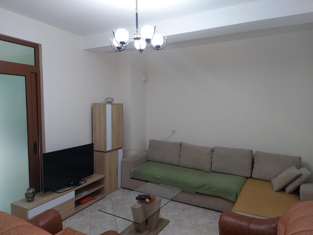 Mano' S Place Apartment Tiranë Ngoại thất bức ảnh